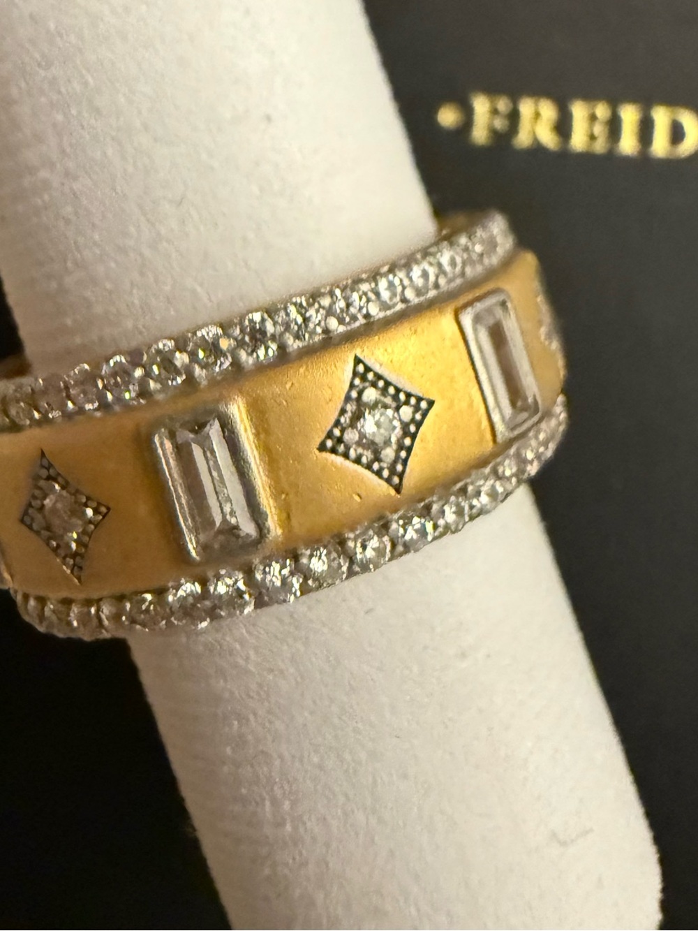 Freida ROTHMAN Size 9 Cigar Band